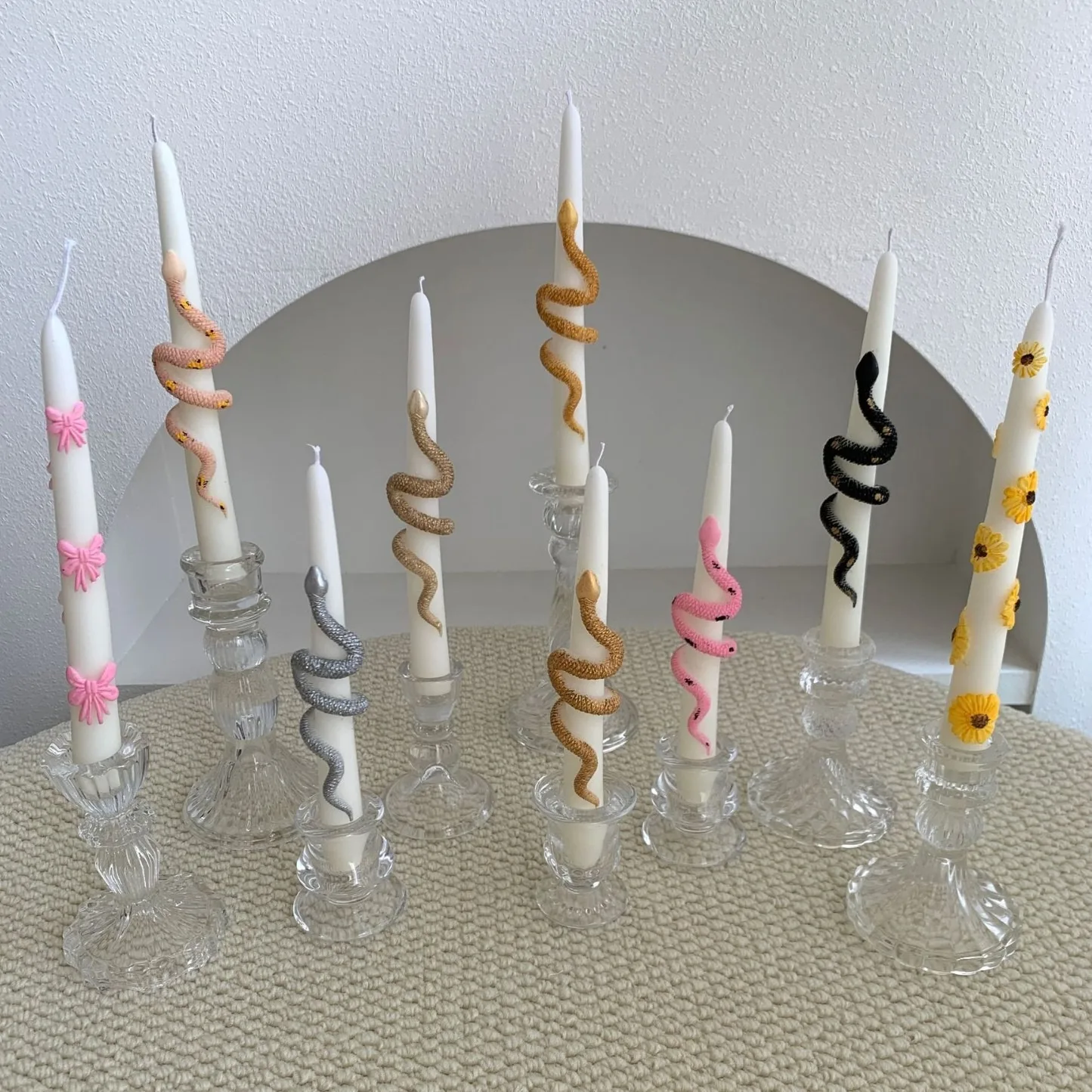 yes1pc 20cm/7.87インチ手描きデイジーボウテー - Beeswax Taper Candle のレビューと価格