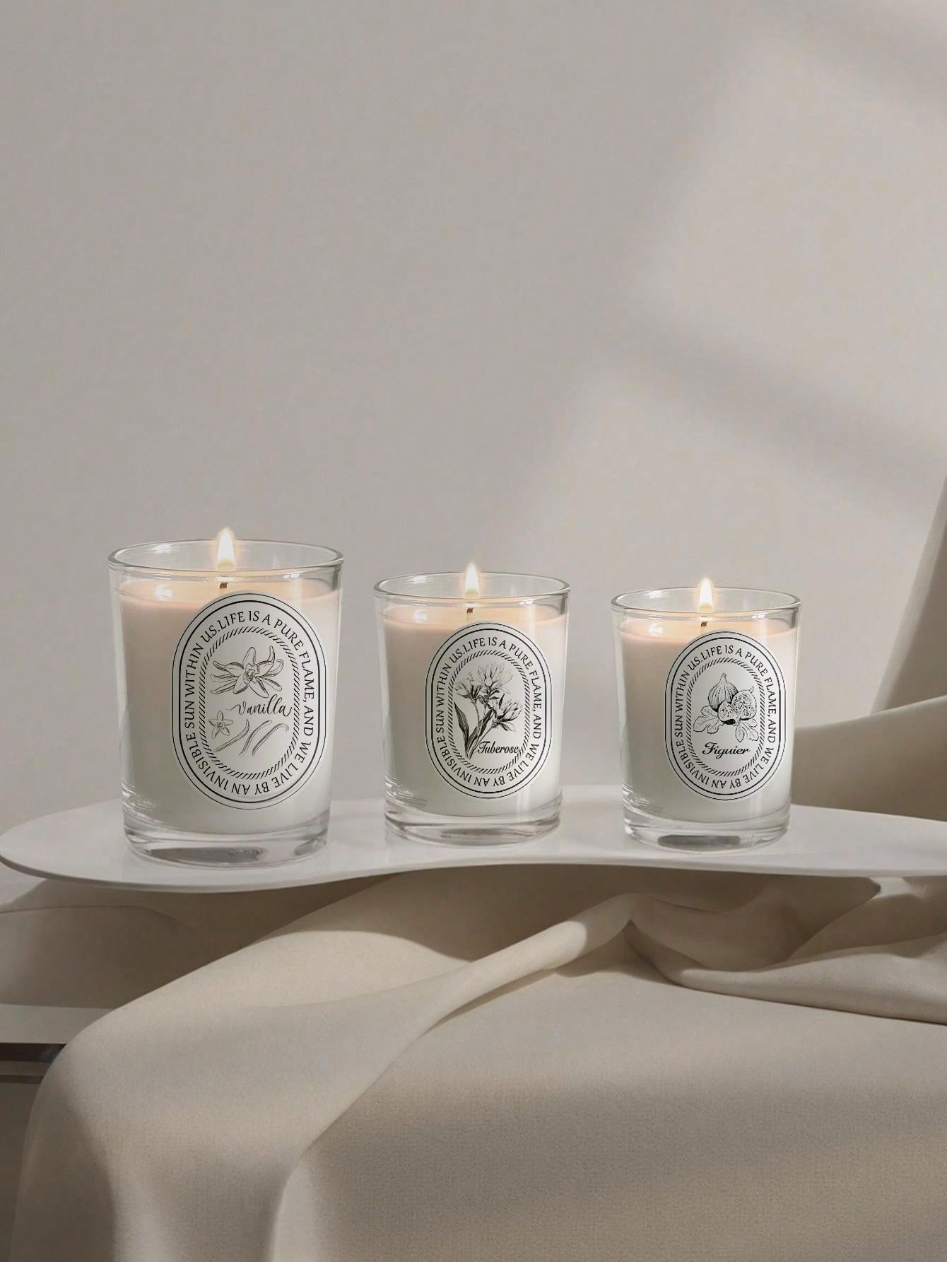バニラ、ラベンダー、ローズのガラス瓶キャンドル、ホームフレグ - Home Fragrance Scented Candle のレビューと価格