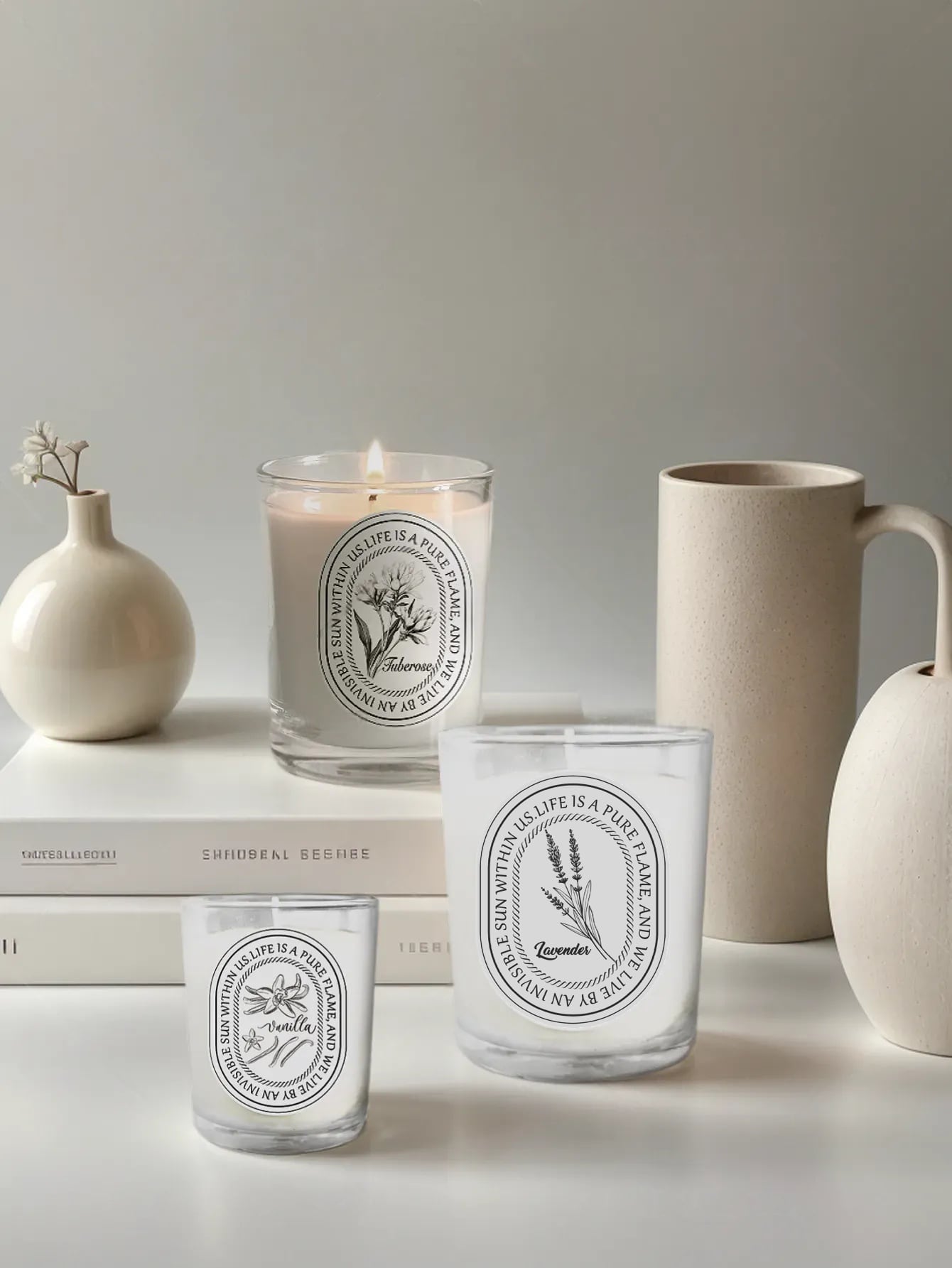 バニラ、ラベンダー、ローズのガラス瓶キャンドル、ホームフレグ - Home Fragrance Scented Candle のレビューと価格